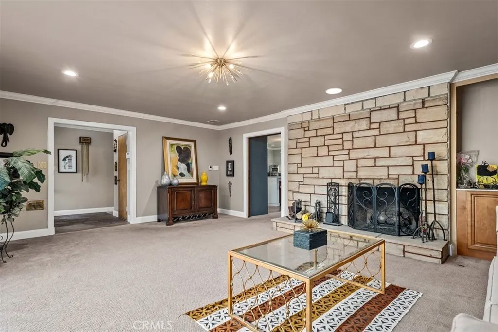 3484 Broadmoor
