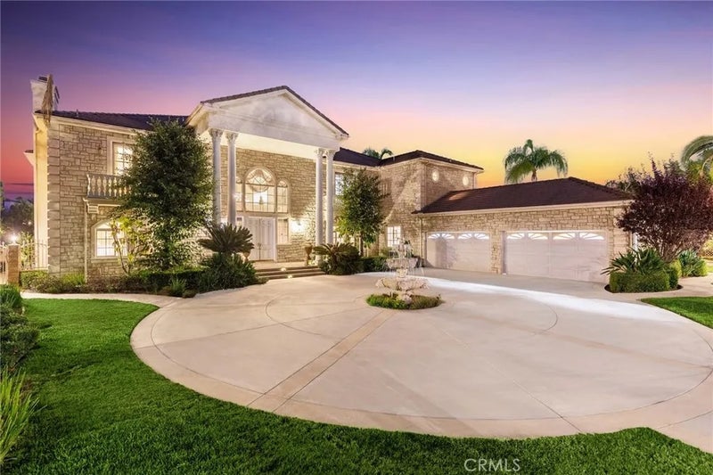 2828 Water Course Drive