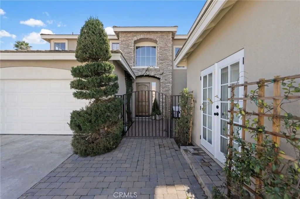 Photo of 26589 Evergreen Avenue, Murrieta, CA 92563 (MLS # SW26033840)