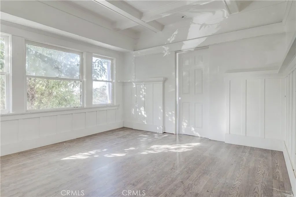 458 W Vernon