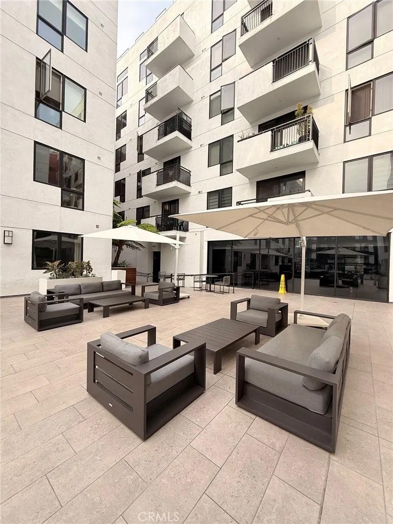 1234 Wilshire 233