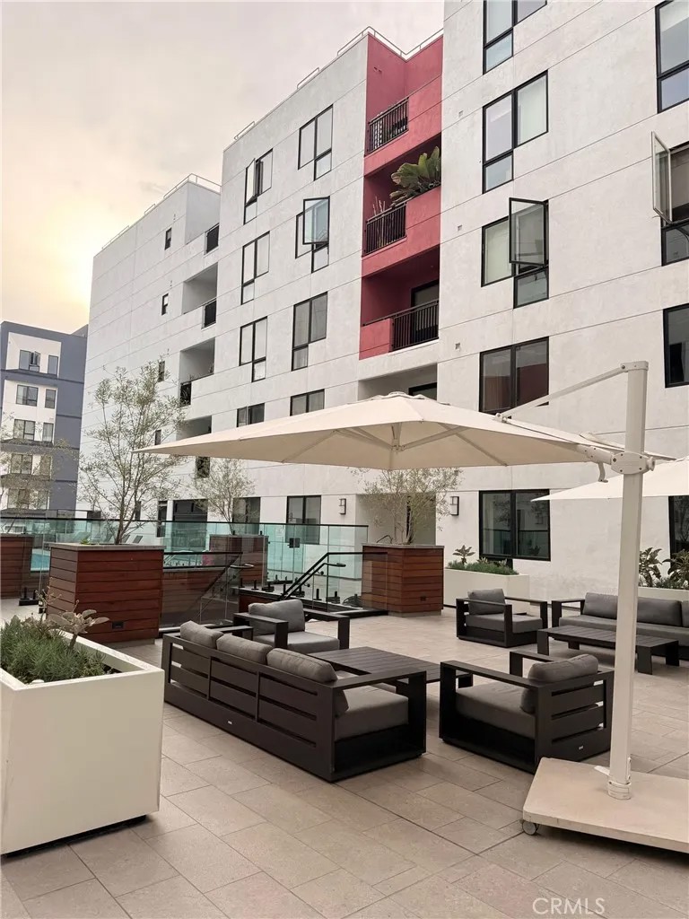1234 Wilshire 233