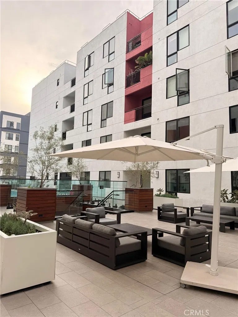 1234 Wilshire 233