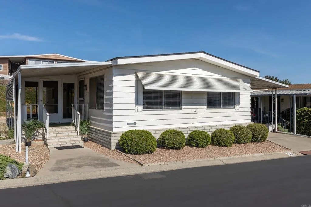 3535 Linda Vista 144