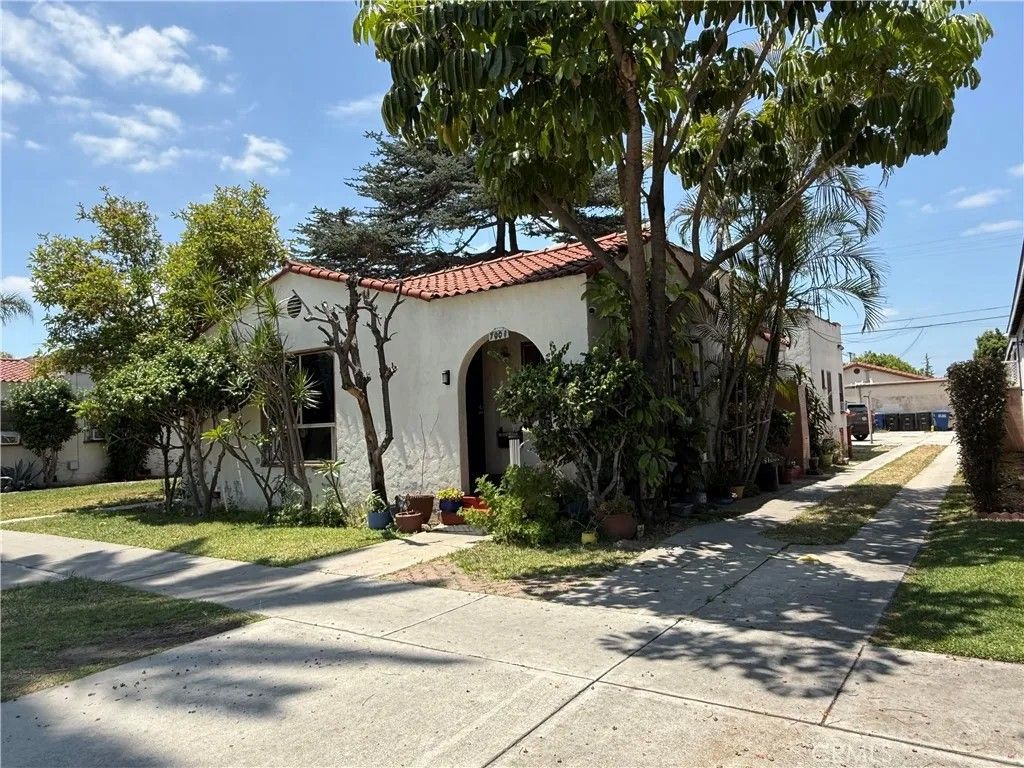 Photo of 7001 Mission PL, Huntington Park, CA 90255 (MLS # OC26105888)
