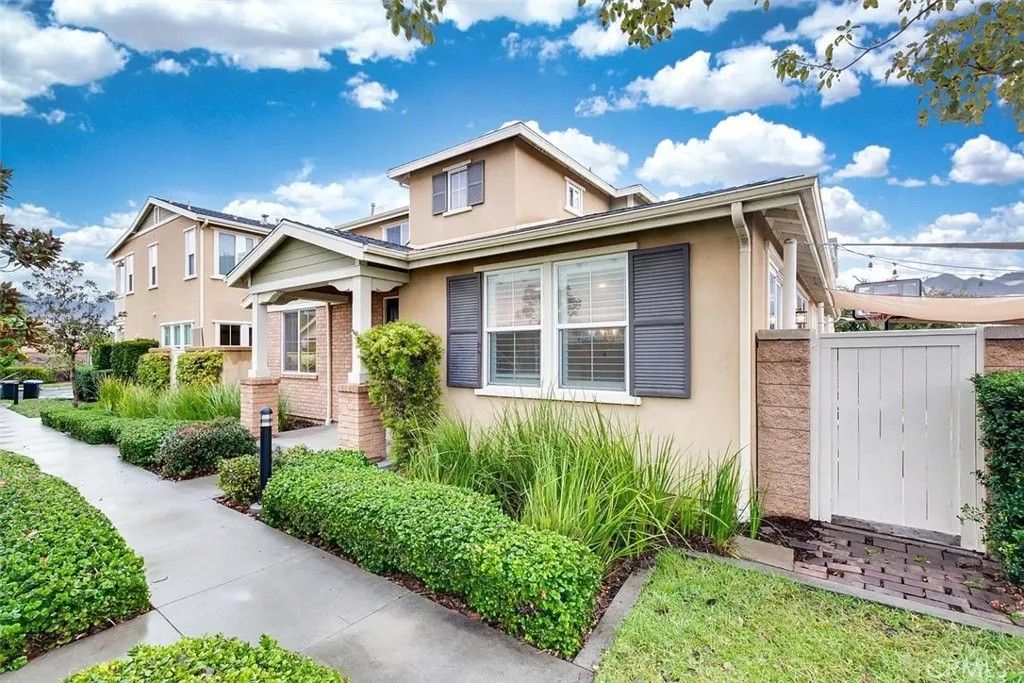 Photo of 3235 Larkspur Street, Tustin, CA 92782 (MLS # OC25276708)