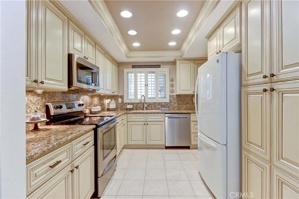 5506 Paseo Del Lago A