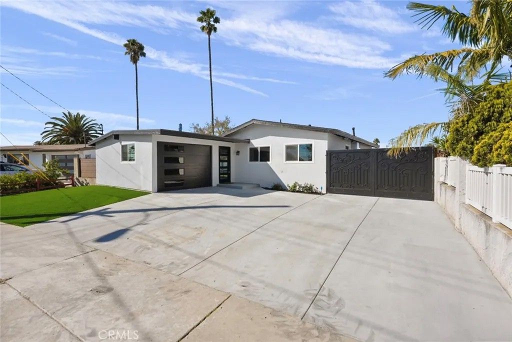 Photo of 4862 Kings Way, San Diego, CA 92117 (MLS # CV26021298)