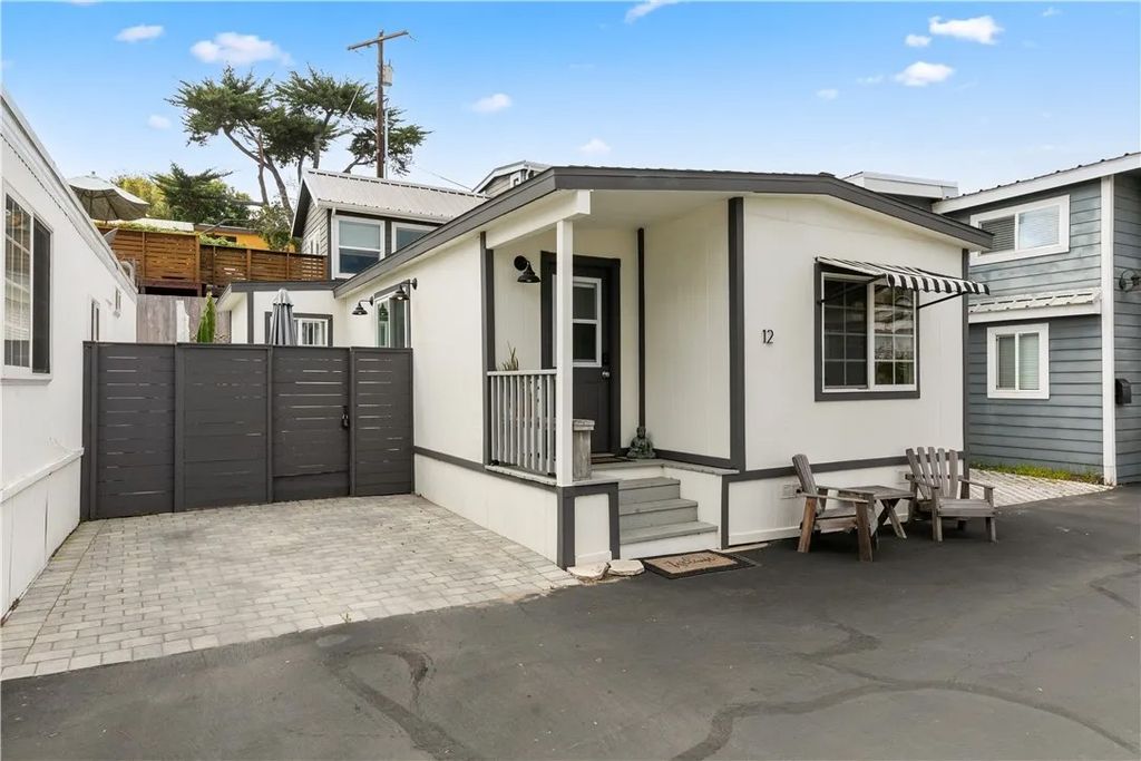 Photo of 123 Jasper St #12, Encinitas, CA 92024 (MLS # SW25149668)