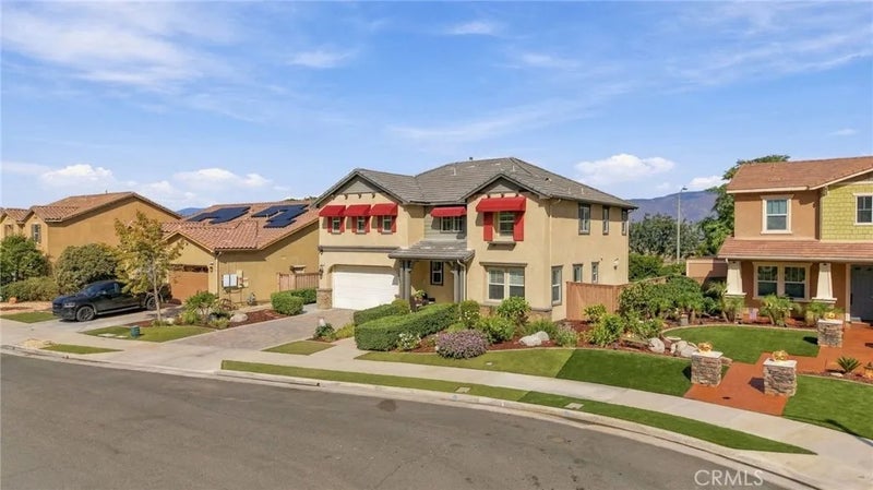 221 Pomegranate Street