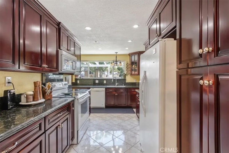 4817 Quartz Hill Rd