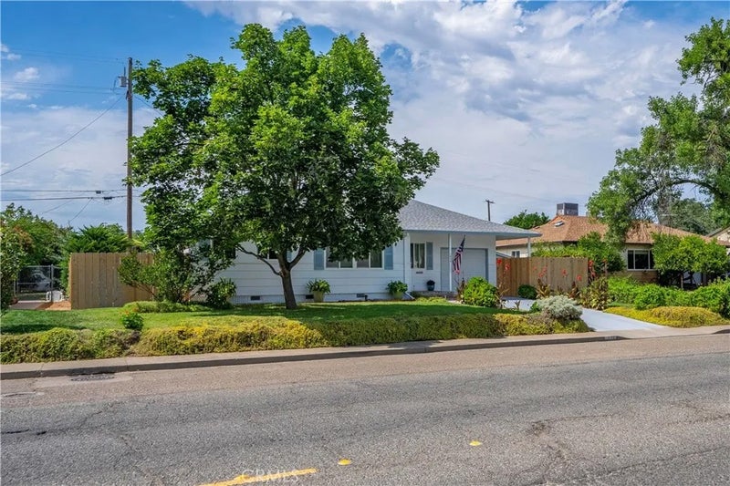 1450 Walnut
