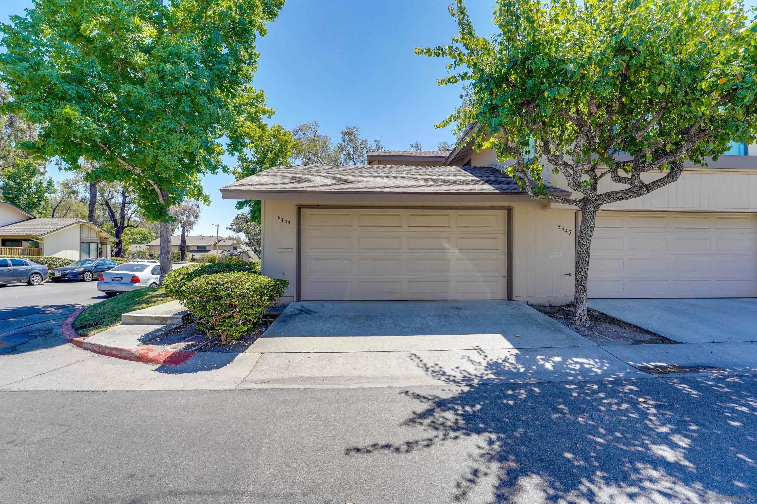 5449 Escarchosa Lane