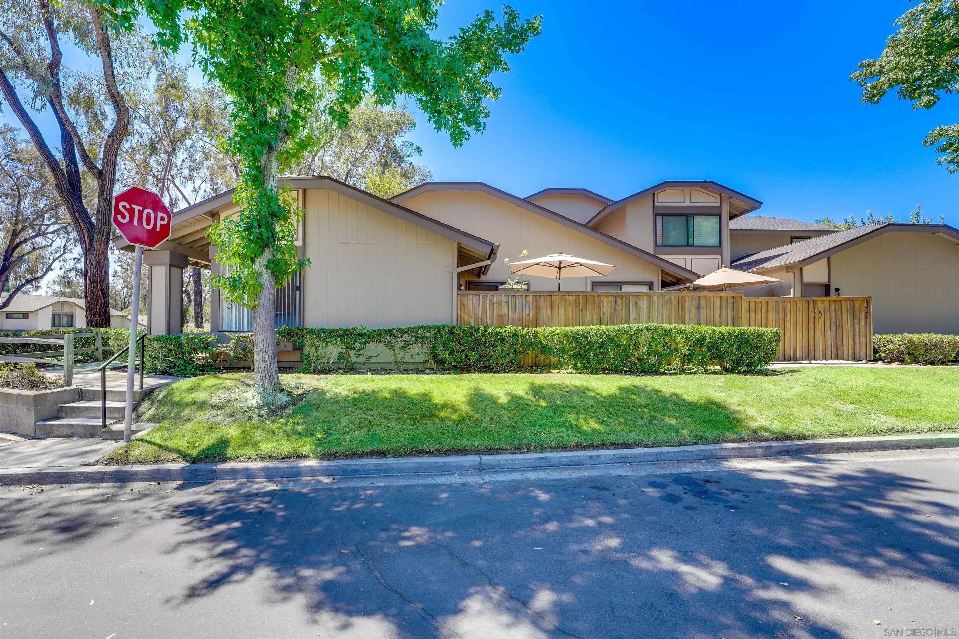 5449 Escarchosa Lane