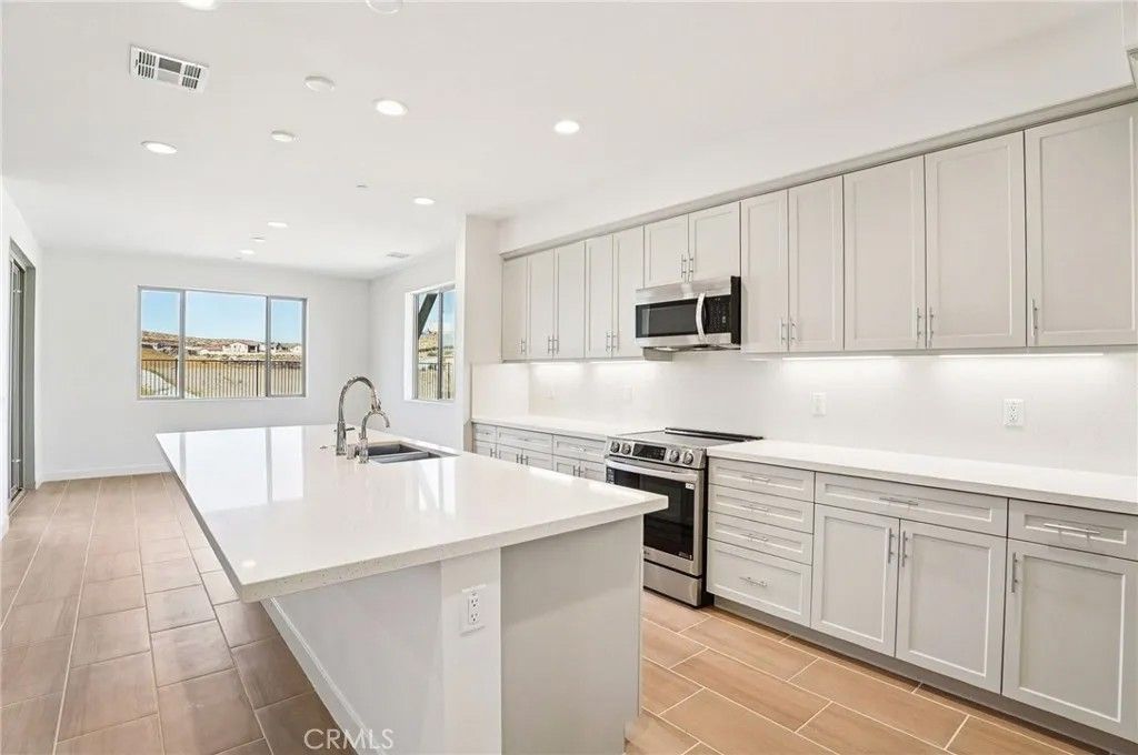 Photo of 4033 Saddlewood Drive, Palmdale, CA 93551 (MLS # OC26008595)