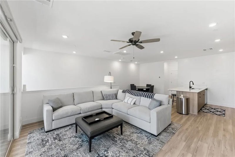 579 N Adler