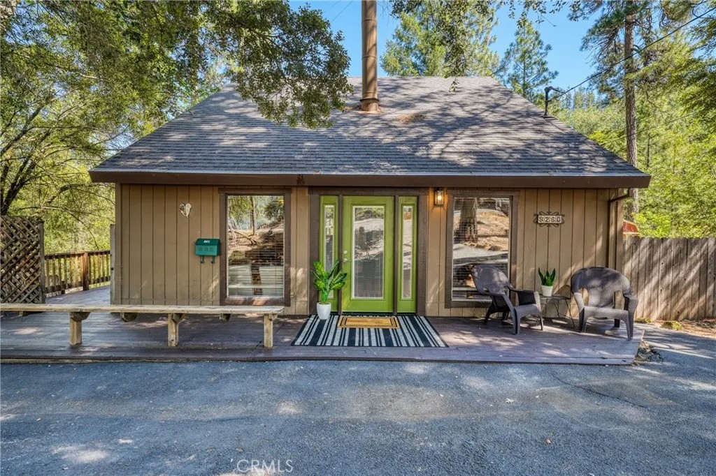 9260 Hoberg Drive East