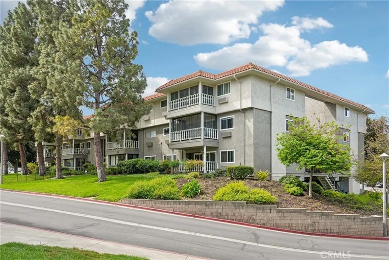 2402 Via Mariposa West 1E