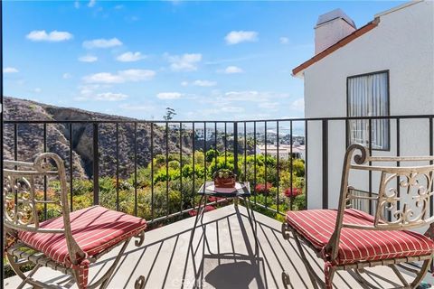 Tiny photo for 900 Vallecito Dr, Ventura, CA 93001 (MLS # SR25243923)