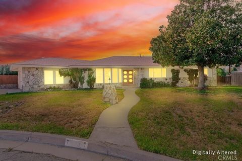 Photo of 133 Park Vista, Hemet, CA 92544 (MLS # SW25276781)