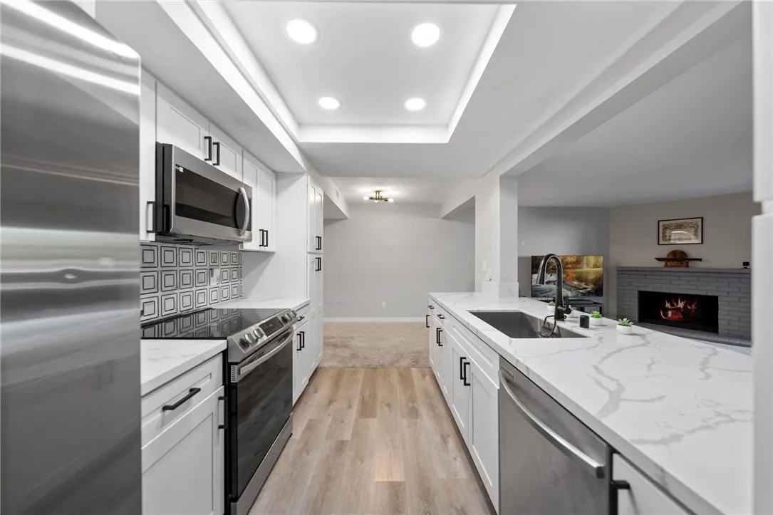 1040 E Washington