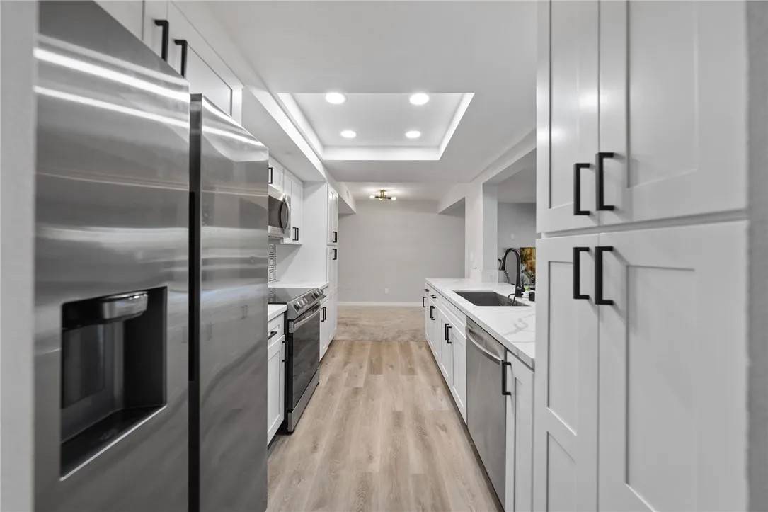1040 E Washington