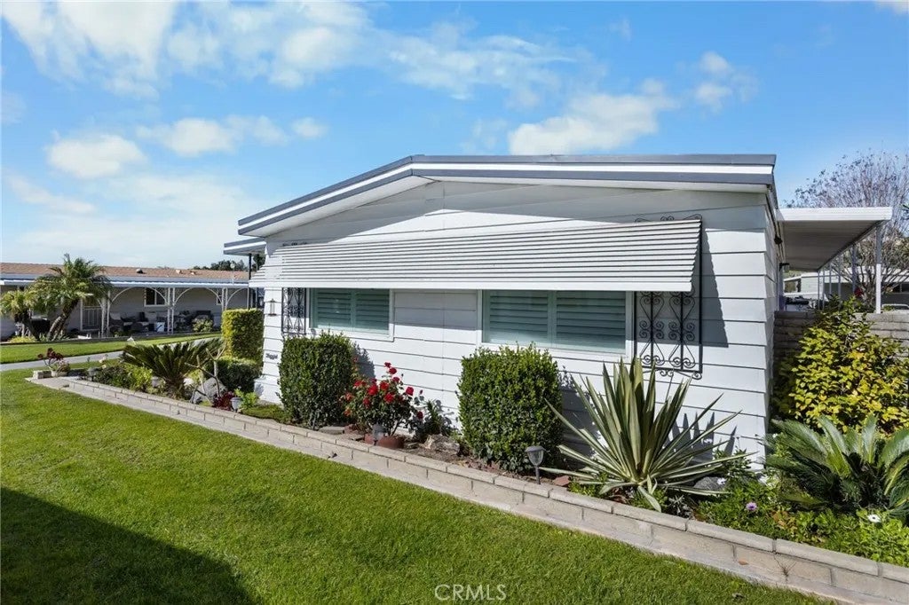 16902 Lake Pleasant 216