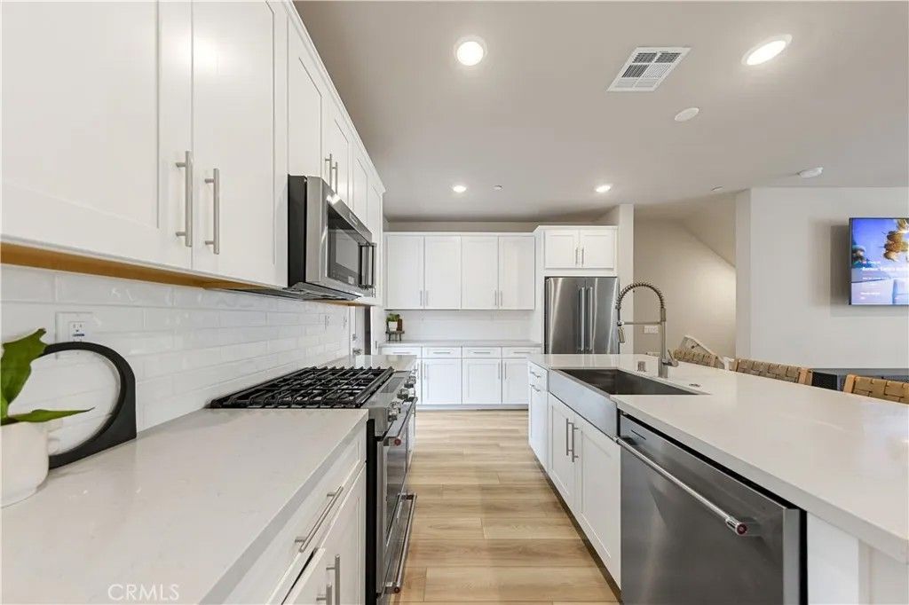 Photo of 1484 Sunrise Ln, San Pedro, CA 90732 (MLS # AR26017829)