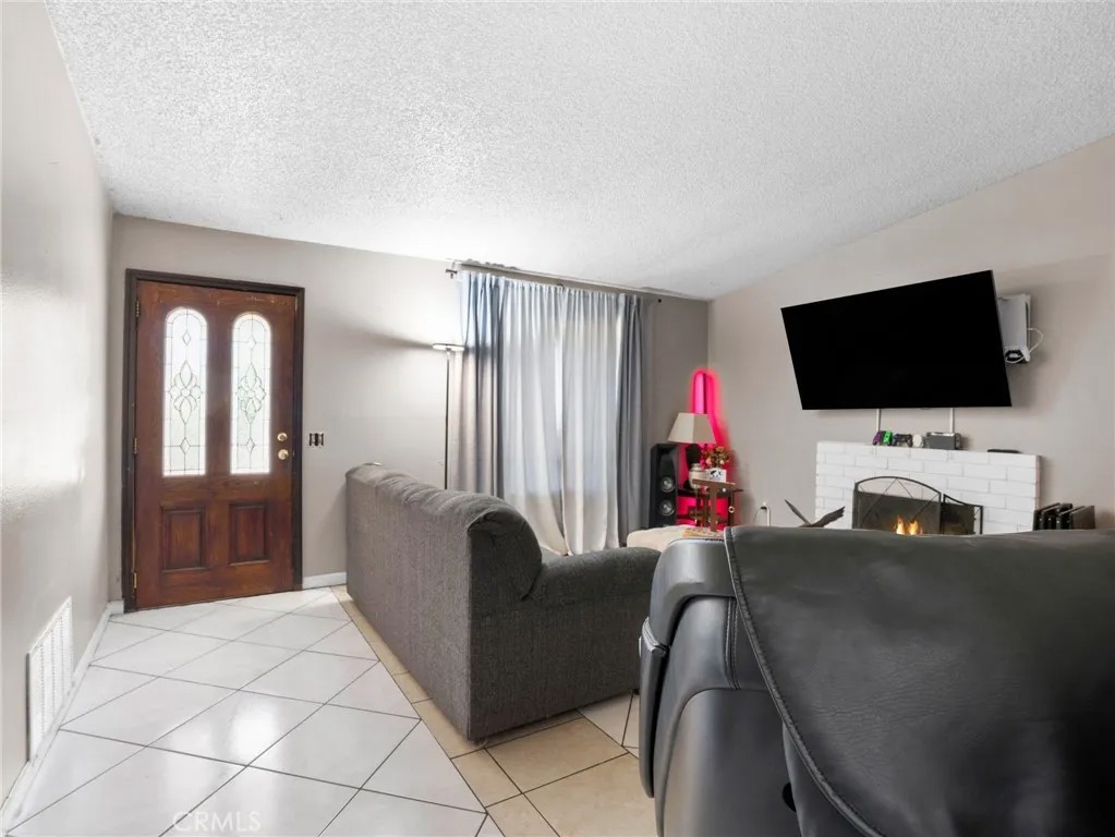 2132 S Pleasant