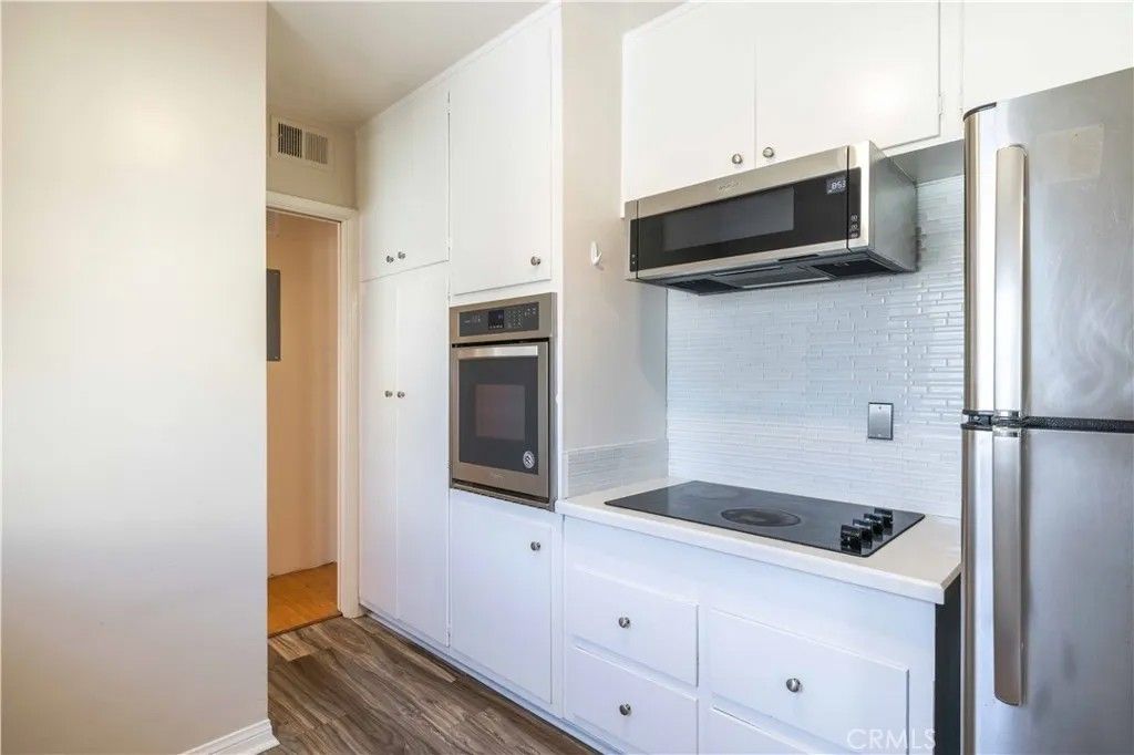 Photo of 1227 E 1st St, Long Beach, CA 90802 (MLS # DW26081592)