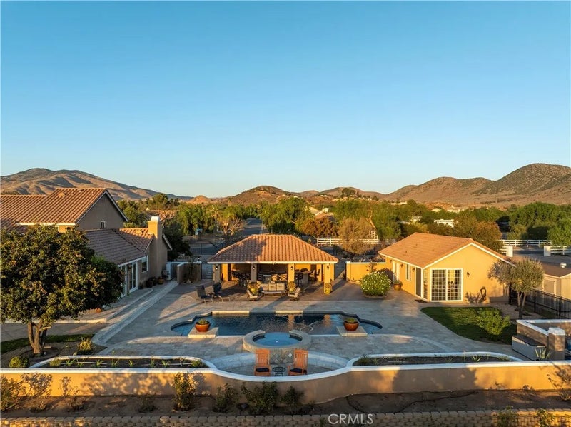 34901 Sweetwater Drive