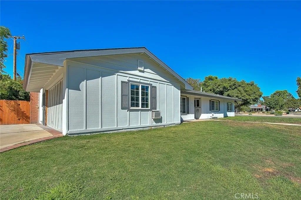 Photo of 340 W Caroline Street, Ontario, CA 91762 (MLS # SR26074951)