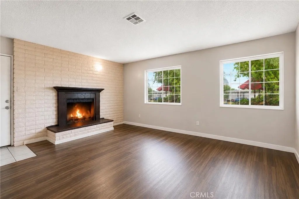 6057 Florence