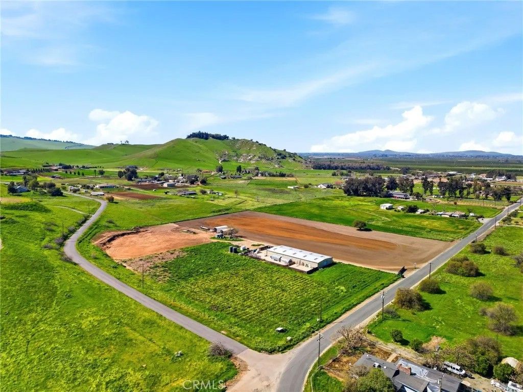 Photo of 29557 Mehrten, Exeter, CA 93221 (MLS # PI26049462)