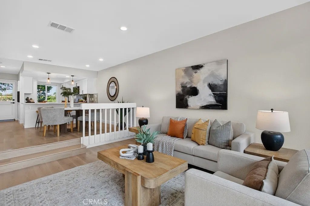 2220 E Chapman 9