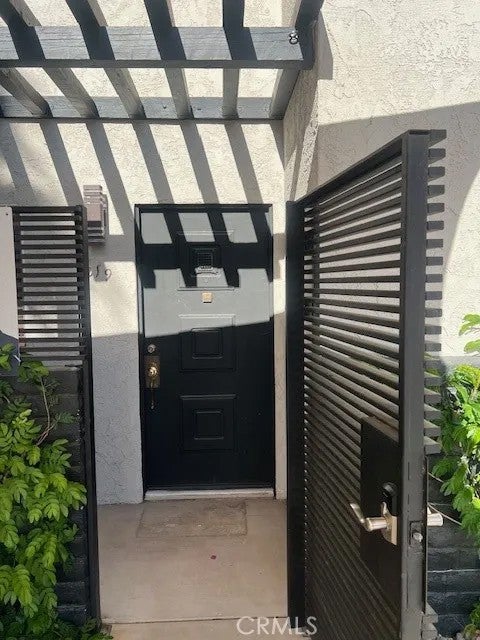 225 S Cahuilla