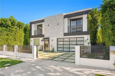 Photo of 5032 Hesperia Avenue, Encino, CA 91316 (MLS # SR25260689)