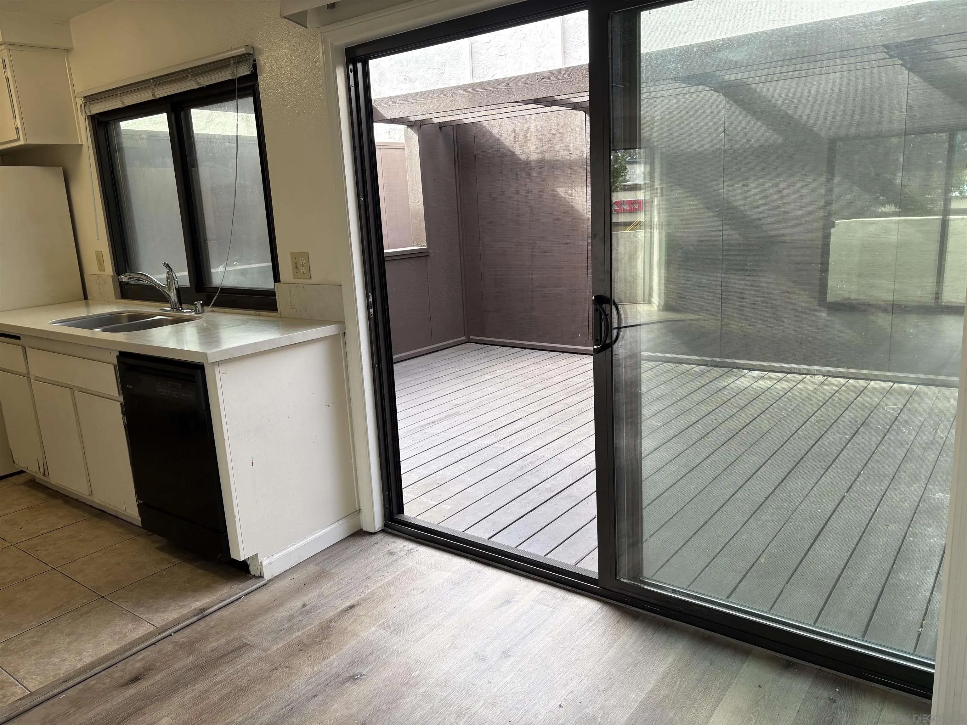 3823 Caminito Litoral 208