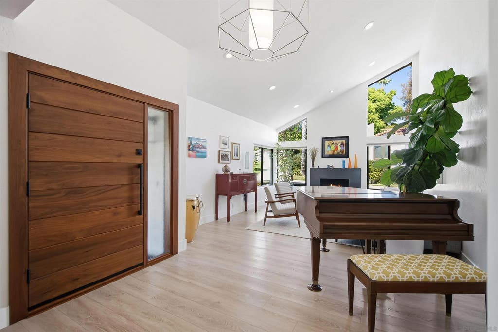 Photo of 633 Camino Ynez, Solana Beach, CA 92075 (MLS # 260019216)