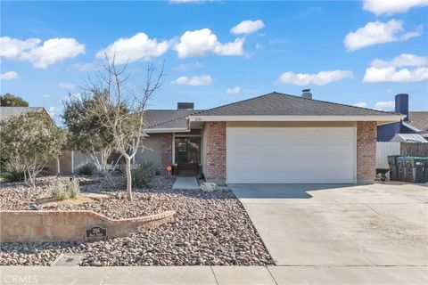 Photo of 2116 Edam St, Lancaster, CA 93536 (MLS # SR26046153)