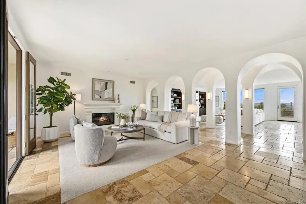 7671 Circulo Sequoia