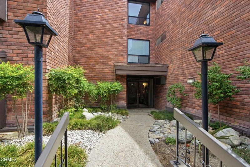 700 S Lake Avenue 306