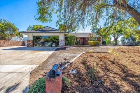 Photo of 33155 Avenue D, Yucaipa, CA 92399 (MLS # 250042323)