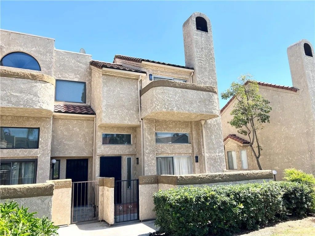 Photo of 2022 S Bon View Avenue #D, Ontario, CA 91761 (MLS # TR26051242)