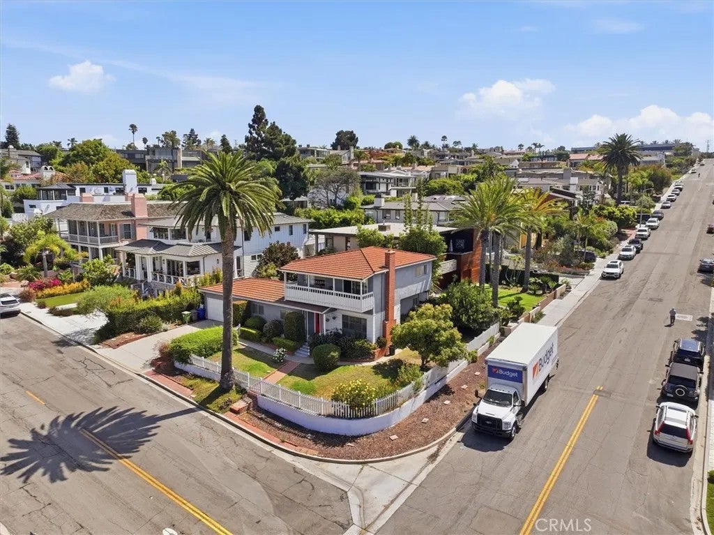 214 S Poinsettia Avenue