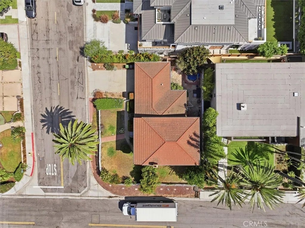 214 S Poinsettia Avenue