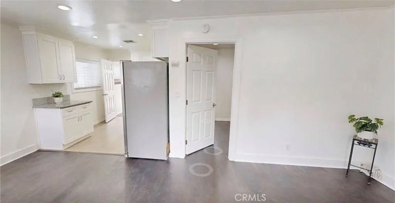 4563 Lexington
