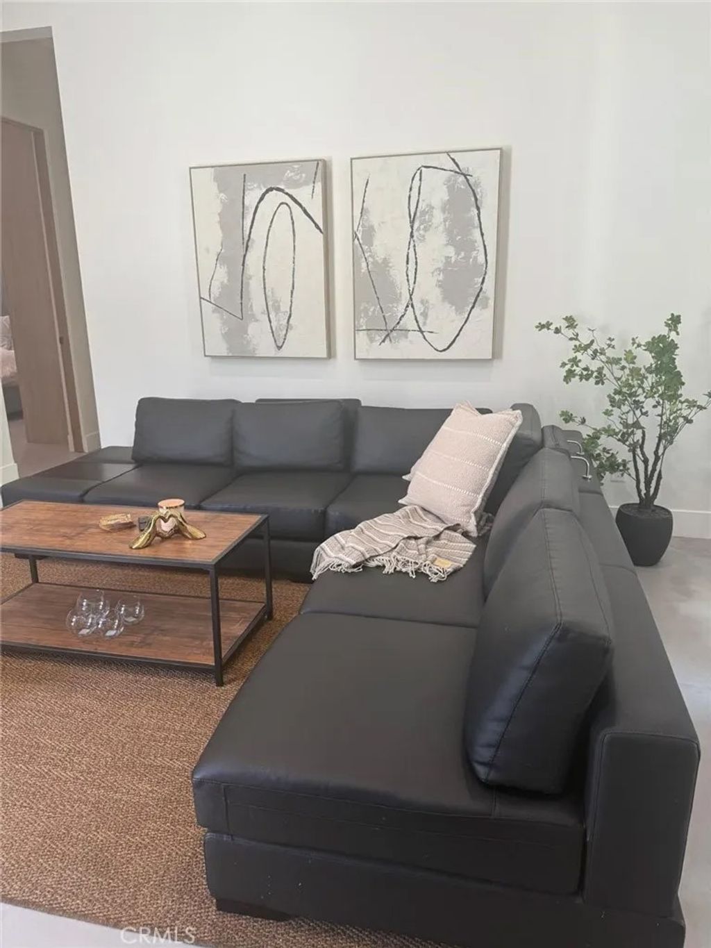 Photo of 22747 Califa Street, Woodland Hills, CA 91367 (MLS # SR26001650)