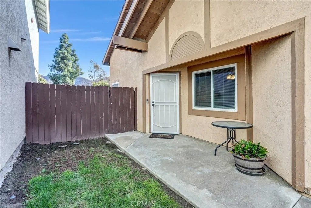 Photo of 14519 El Contento Ave, Fontana, CA 92337 (MLS # TR25254149)