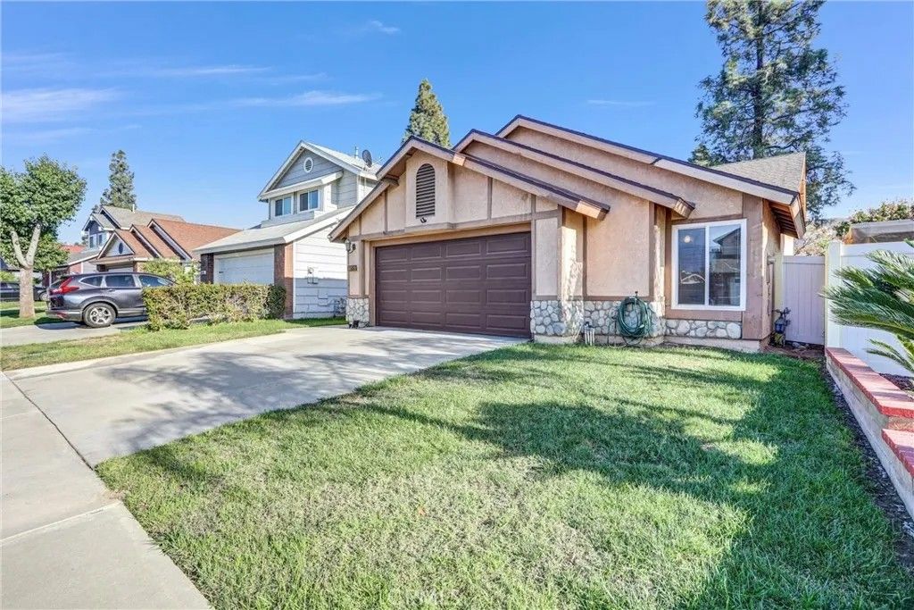 Photo of 14519 El Contento Ave, Fontana, CA 92337 (MLS # TR25254149)